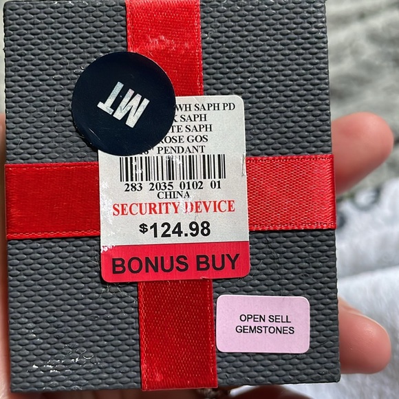 Neckless - Picture 5 of 5